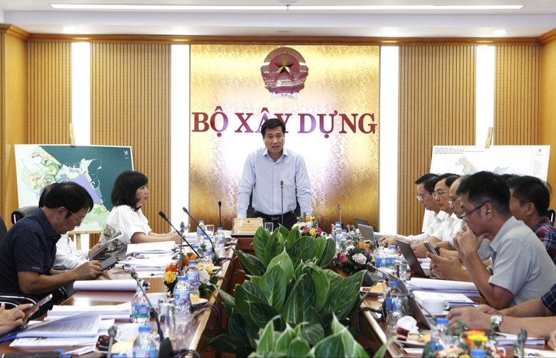 Thứ trưởng Nguyễn Tường Văn y&ecirc;u cầu r&agrave; so&aacute;t yếu tố t&aacute;c động quy hoạch khu kinh tế Vũng &Aacute;ng - Ảnh 1.