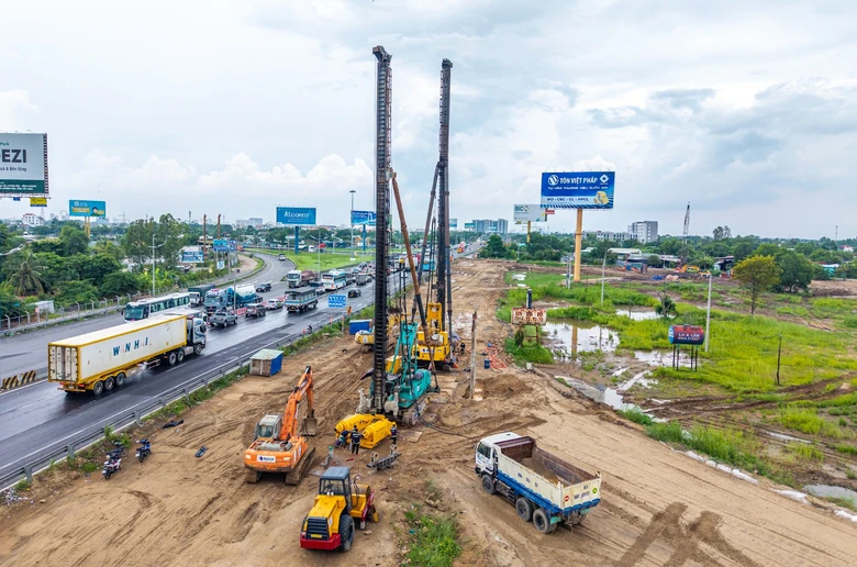 Vướng mặt bằng, TP.HCM - Trung Lương - Mỹ Thuận đối diện áp lực lớn về tiến độ - Ảnh 1.