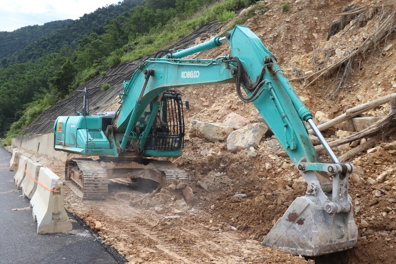 Bộ trưởng Trần Hồng Minh: Ho&agrave;n th&agrave;nh tuyến ch&iacute;nh cao tốc La Sơn - H&ograve;a Li&ecirc;n trong th&aacute;ng 8 - Ảnh 7.