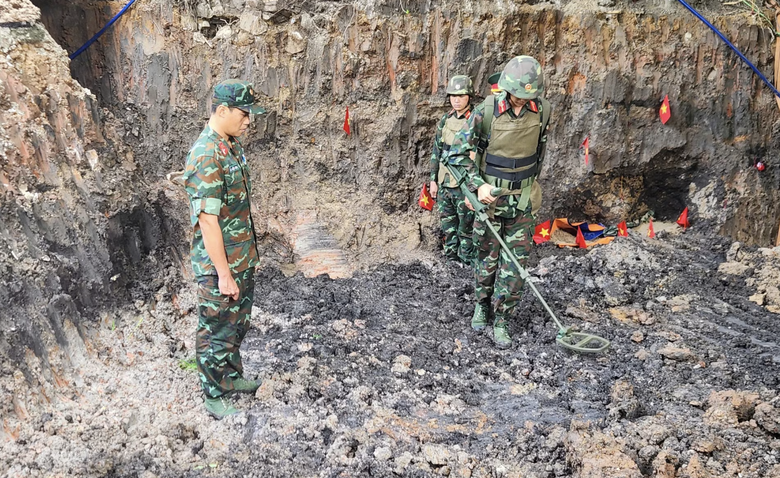Mở rộng phạm vi t&igrave;m kiếm h&agrave;i cốt liệt sĩ tại C&ocirc;ng vi&ecirc;n L&ecirc; Thị Ri&ecirc;ng - Ảnh 2.