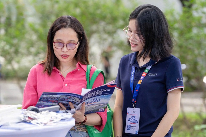 Th&iacute; sinh n&ecirc;n chọn ng&agrave;nh hay chọn trường trước biến động thị trường lao động? - Ảnh 1.