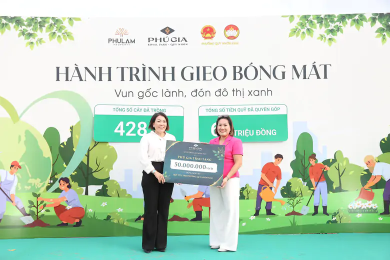 Gần 400 người tham gia "Hành trình gieo bóng mát" tại Quy Nhơn - Ảnh 2.