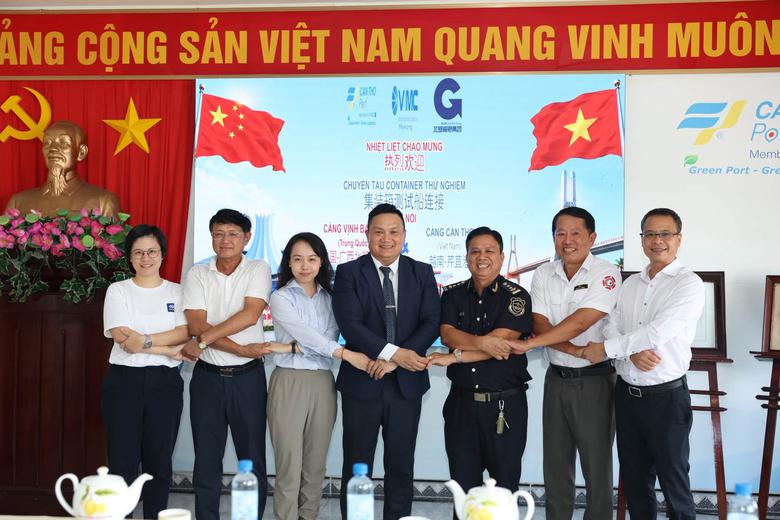 Cần Thơ mở cửa tuyến container quốc tế trực tiếp với Trung Quốc - Ảnh 1.