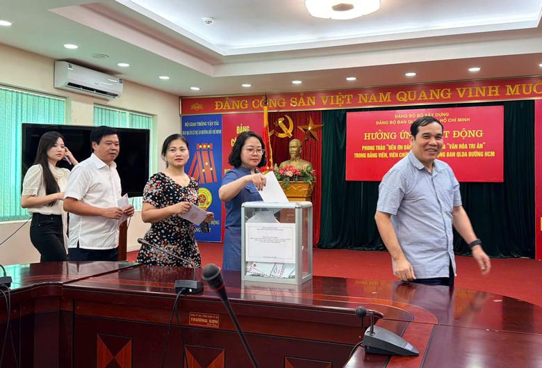 Ban QLDA đường Hồ Ch&iacute; Minh ph&aacute;t động phong tr&agrave;o "Đền ơn đ&aacute;p nghĩa", lan toả văn ho&aacute; tri &acirc;n - Ảnh 10.