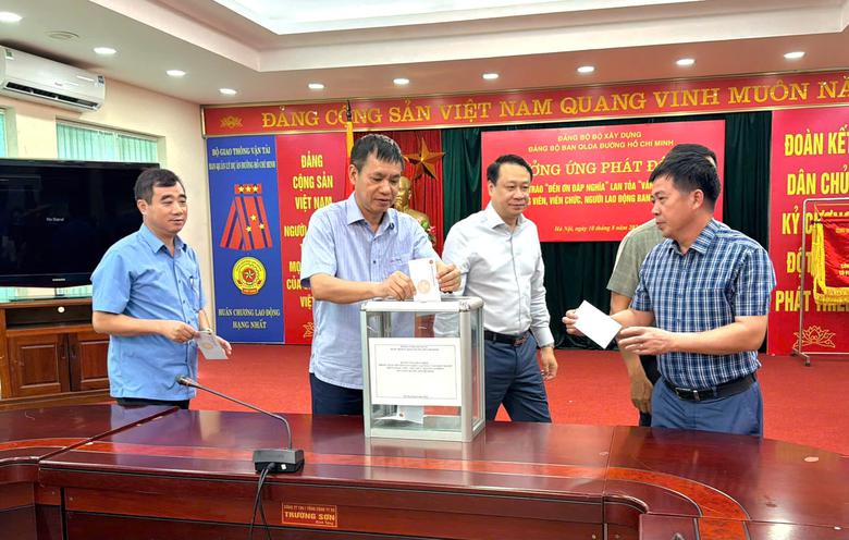 Ban QLDA đường Hồ Ch&iacute; Minh ph&aacute;t động phong tr&agrave;o "Đền ơn đ&aacute;p nghĩa", lan toả văn ho&aacute; tri &acirc;n - Ảnh 3.