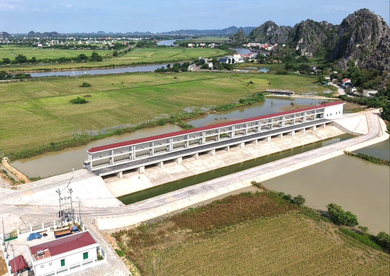 Ninh B&igrave;nh: Ho&agrave;n thiện nhiều c&ocirc;ng tr&igrave;nh ph&ograve;ng, chống lụt b&atilde;o trước m&ugrave;a mưa b&atilde;o - Ảnh 1.