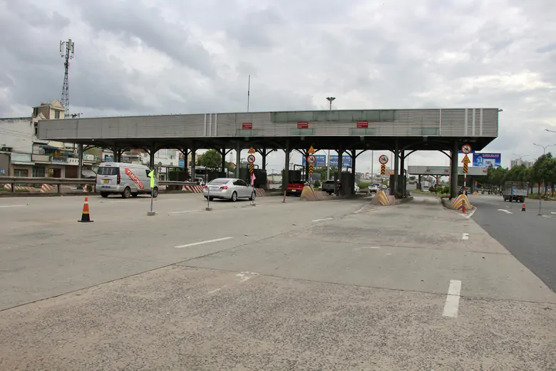 Phân luồng giao thông, chuẩn bị sẵn sàng tháo dỡ trạm thu phí cầu Đồng Nai - Ảnh 5.