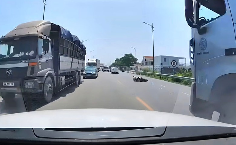 Tin tức tai nạn giao th&ocirc;ng mới nhất h&ocirc;m nay 12/8/2026 - Ảnh 3.