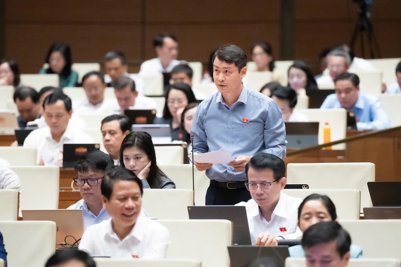 Đại biểu Quốc hội đề nghị ho&agrave;n thiện cơ chế, kiểm so&aacute;t c&aacute;c khoản thu tại khu vực TOD - Ảnh 2.