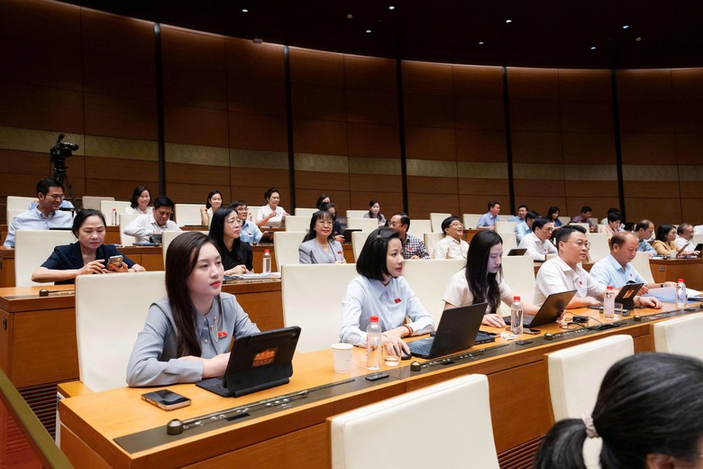 Bộ trưởng Bộ Tư pháp: Phân quyền mạnh phải đi đôi “van, khoá” kiểm soát quyền lực - Ảnh 2.