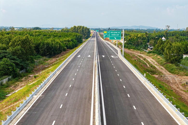 Ch&iacute;nh s&aacute;ch đặc th&ugrave; tạo đ&agrave; đưa hơn 700km đường bộ cao tốc v&agrave;o khai th&aacute;c - Ảnh 1.