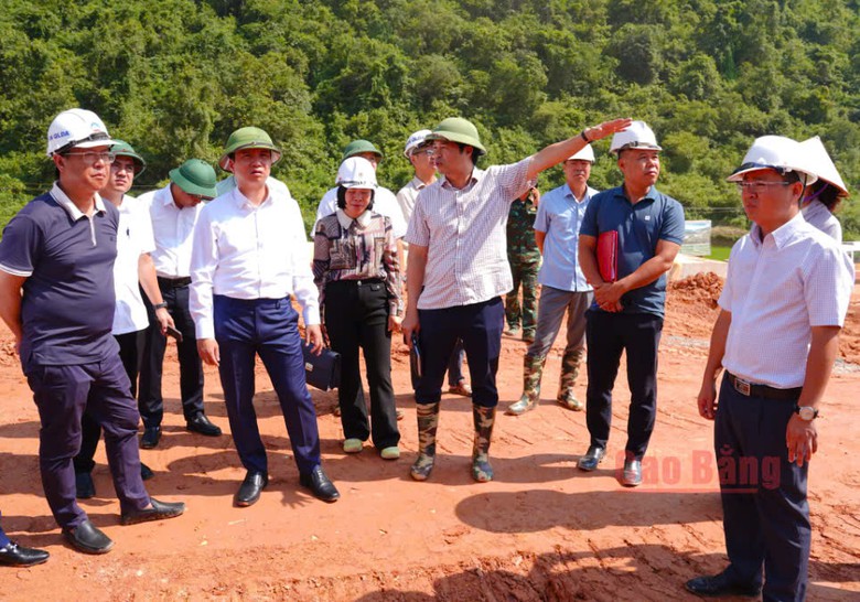 Cuộc đua về đ&iacute;ch của những ng&ocirc;i trường nơi bi&ecirc;n cương - Ảnh 8.