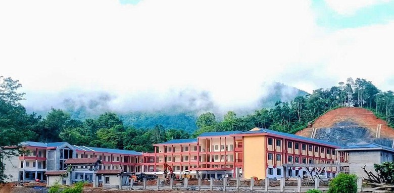 Cuộc đua về đ&iacute;ch của những ng&ocirc;i trường nơi bi&ecirc;n cương - Ảnh 9.
