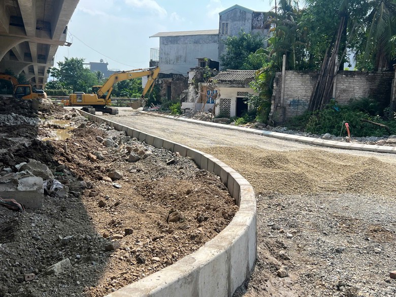 Cầu vượt đường sắt Bắc - Nam ở Phủ Lý: Sau phản ánh, công tác GPMB có chuyển biến - Ảnh 3.