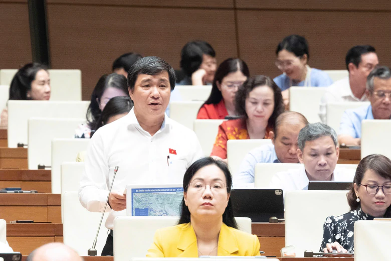 Bộ trưởng Xây dựng tường minh nguyên nhân tăng vốn đường sắt Lào Cai - Hà Nội - Hải Phòng - Ảnh 4.