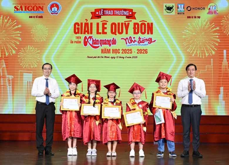 Giải L&ecirc; Qu&yacute; Đ&ocirc;n: Vinh danh 120 học sinh xuất sắc năm học 2025 - 2026 - Ảnh 1.