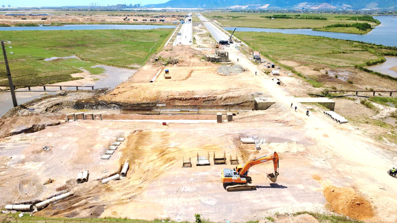 Vũng Áng chạy đua giải bài toán chống ngập trước mùa mưa - Ảnh 2.