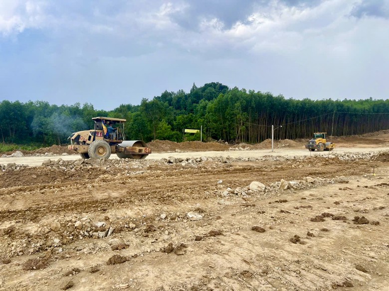 Ba tuyến kết nối sân bay Long Thành tăng tốc sau một tháng khởi công - Ảnh 1.