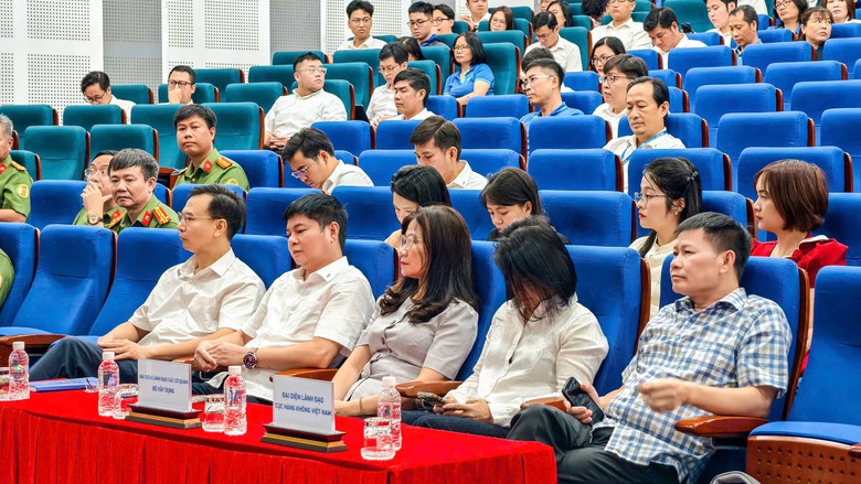 Hướng dẫn Luật H&agrave;ng kh&ocirc;ng d&acirc;n dụng Việt Nam năm 2025 đến c&aacute;c cảng h&agrave;ng kh&ocirc;ng - Ảnh 3.