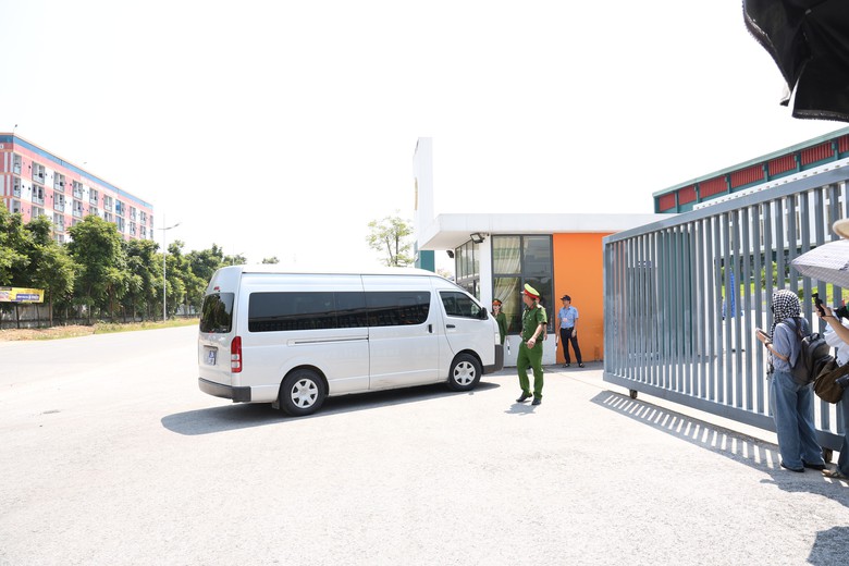 Th&iacute; sinh Trường THPT chuy&ecirc;n Tuy&ecirc;n Quang l&agrave;m thủ tục thi lại kỳ thi tốt nghiệp 2026 - Ảnh 8.