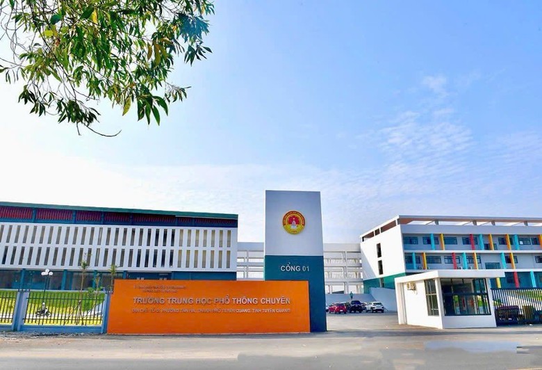 323 th&iacute; sinh l&agrave;m thủ tục thi lại tốt nghiệp trung học phổ th&ocirc;ng tại Tuy&ecirc;n Quang - Ảnh 1.
