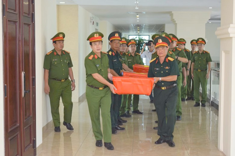Viện Khoa học h&igrave;nh sự tiếp nhận 471 mẫu h&agrave;i cốt liệt sĩ phục vụ gi&aacute;m định ADN - Ảnh 1.