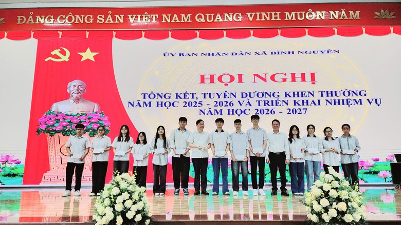 Ph&uacute; Thọ: Gi&aacute;o dục B&igrave;nh Nguy&ecirc;n tạo dấu ấn trong năm học đầu ti&ecirc;n thực hiện ch&iacute;nh quyền 2 cấ - Ảnh 5.