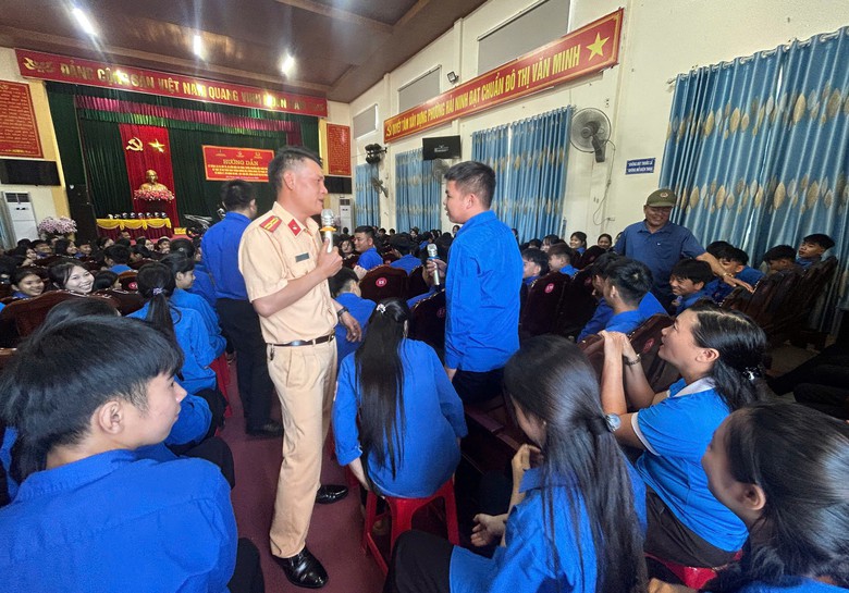 Hà Tĩnh nâng cao kỹ năng lái xe an toàn cho người dân năm 2026 - Ảnh 4.