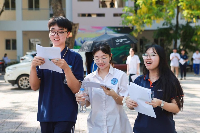 Bộ Giáo dục và Đào tạo đề xuất thi vào lớp 10 chỉ còn Toán và Ngữ văn - Ảnh 1.