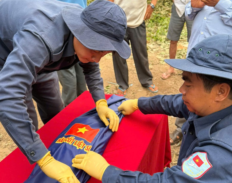 Đội K93 An Giang t&igrave;m thấy h&agrave;i cốt liệt sĩ Nguyễn Văn Minh tại x&atilde; Nhơn Hội   - Ảnh 2.