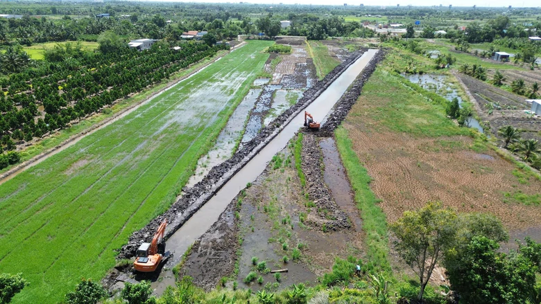 Đồng Tháp: Tháo gỡ các "điểm nghẽn", đẩy nhanh giải ngân đầu tư công - Ảnh 2.