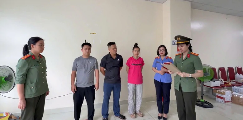 Nghệ An: Triệt phá đường dây lừa đảo khám, điều trị xương khớp, chiếm đoạt hơn 9 tỷ đồng - Ảnh 1.