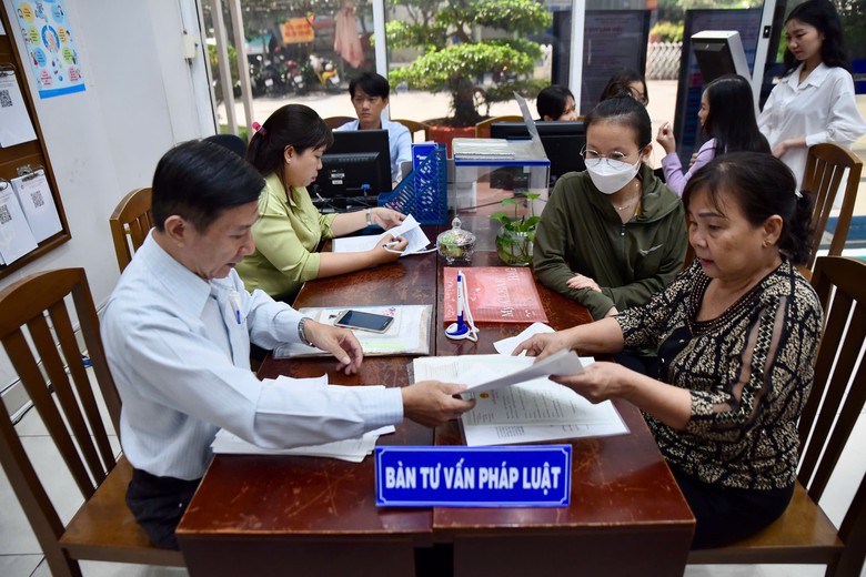 TP.HCM tiếp tục tinh gọn bộ m&aacute;y, ph&acirc;n cấp hơn 1.000 nhiệm vụ cho cơ sở - Ảnh 3.