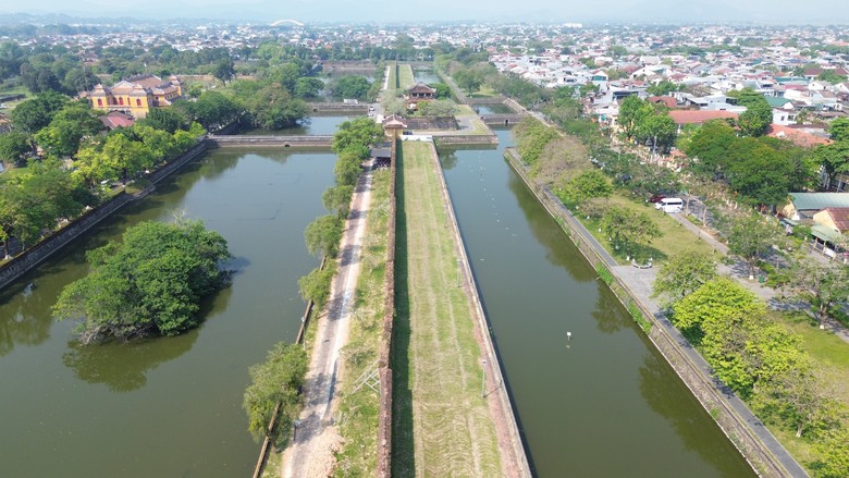 Tường Ho&agrave;ng th&agrave;nh Huế xuống cấp, c&oacute; nguy cơ sụp đổ bất cứ l&uacute;c n&agrave;o - Ảnh 7.