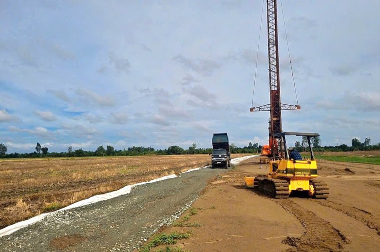 Xem x&eacute;t thay thế nh&agrave; thầu, kh&ocirc;ng để chậm tiến độ đường Hồ Ch&iacute; Minh qua An Giang, C&agrave; Mau - Ảnh 1.