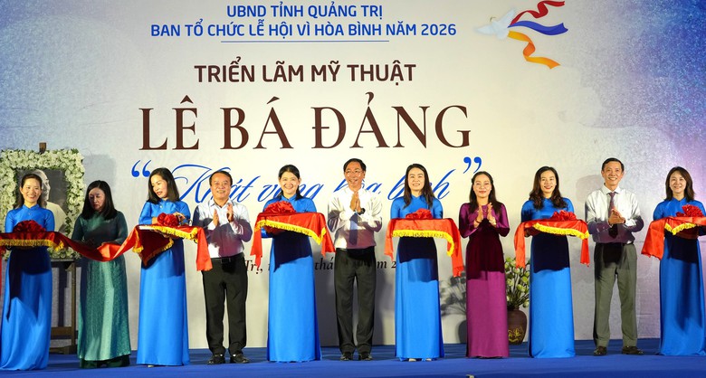 Quảng Trị: Khai mạc triển lãm “Lê Bá Đảng - Khát vọng Hòa bình” - Ảnh 1.