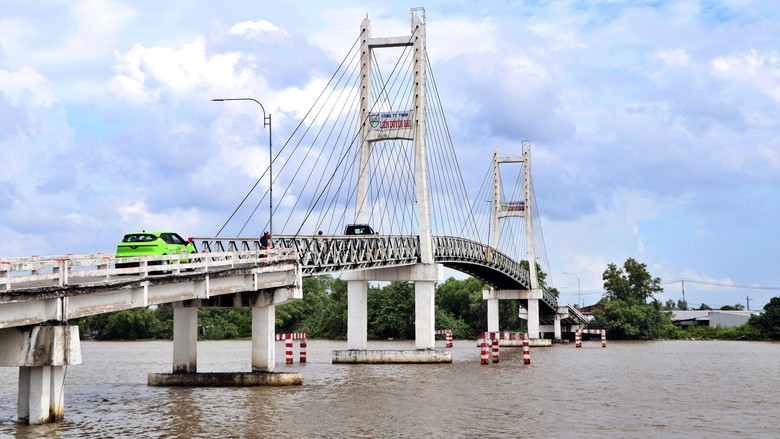 C&agrave; Mau: Ho&agrave;n th&agrave;nh khắc phục cầu treo Rạch R&aacute;ng xuống cấp trong th&aacute;ng 8/2026 - Ảnh 1.