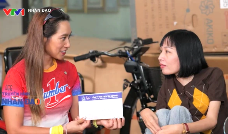 Từ hành trình tìm lại “đôi chân”, nữ giám đốc giúp hàng trăm người khuyết tật bước tiếp - Ảnh 5.