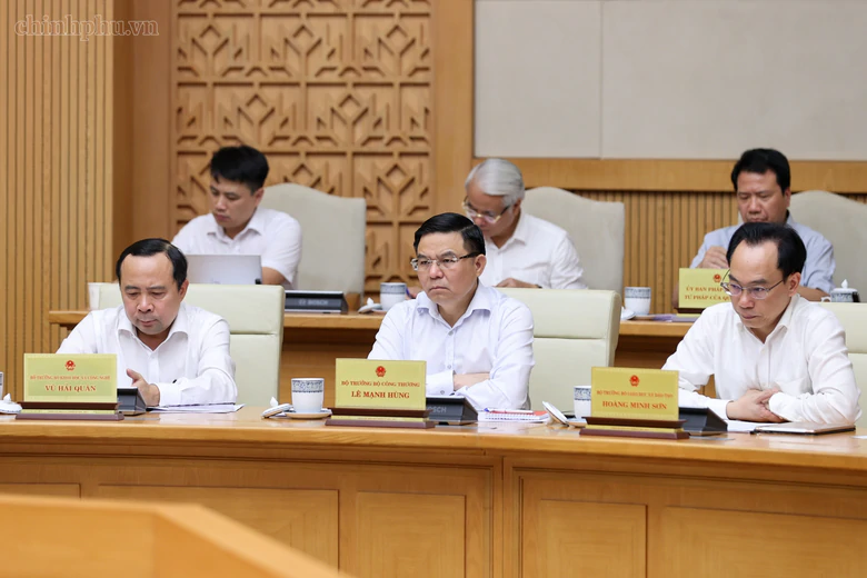 Thủ tướng chủ tr&igrave; phi&ecirc;n họp Ch&iacute;nh phủ về 12 dự &aacute;n luật, nghị quyết quan trọng dự kiến tr&igrave;nh Quốc hội - Ảnh 4.