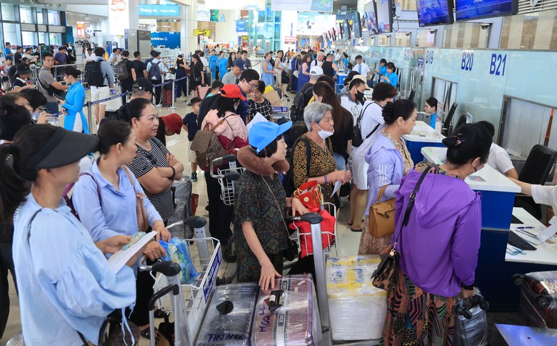 Cận lễ 2/9, tỷ lệ đặt chỗ tăng mạnh trên các đường bay du lịch - Ảnh 1.
