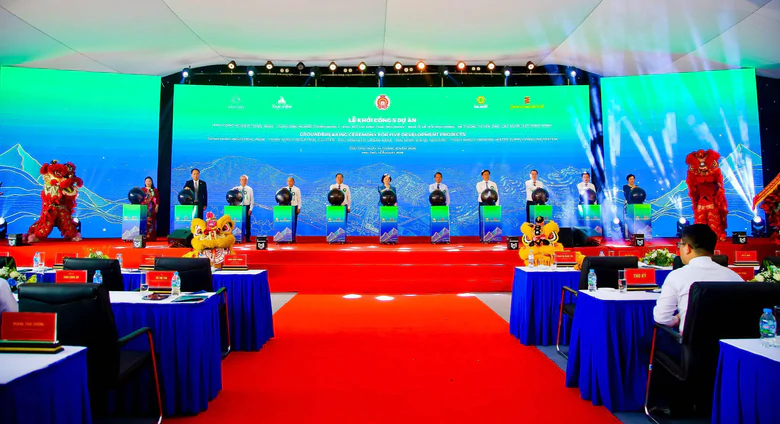 Từ Lễ khởi công Tổ hợp 5 dự án trọng điểm, khẳng định dấu ấn Dạ Hợp - Ảnh 1.