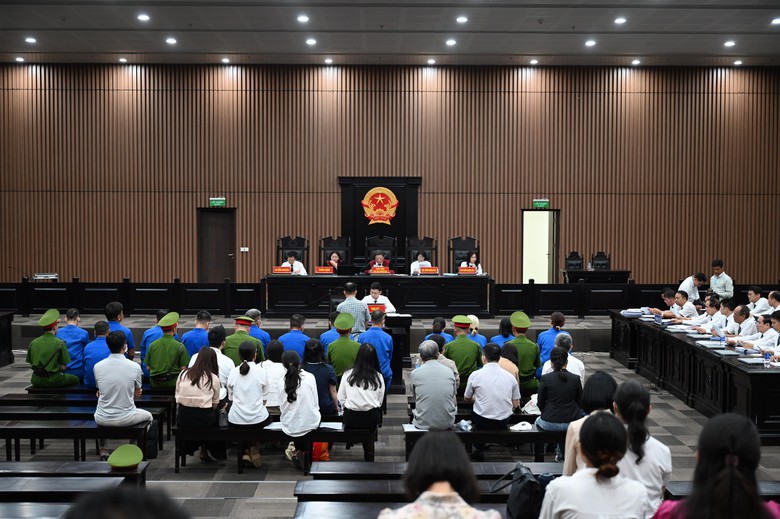 Vụ cựu Thứ trưởng Nguyễn B&aacute; Hoan: Gi&aacute;m đốc khai đưa 170.000 USD để "chạy" giấy ph&eacute;p - Ảnh 2.