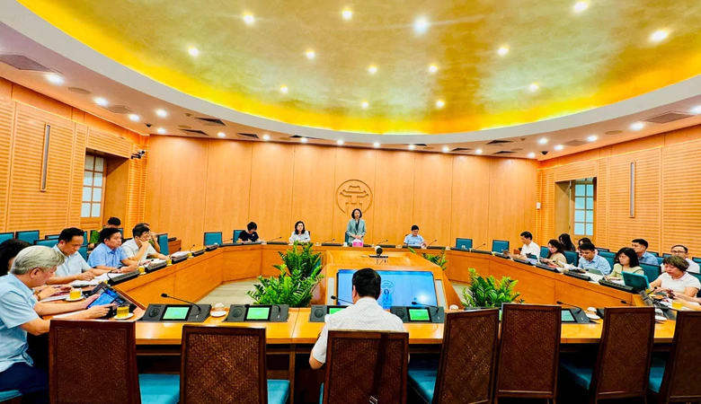 Hà Nội đẩy nhanh khám sức khỏe định kỳ, phấn đấu hoàn thành trong tháng 11 - Ảnh 1.