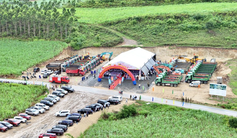 Gia Lai khởi công Khu công nghiệp 300ha, tổng vốn gần 1.800 tỷ đồng - Ảnh 3.