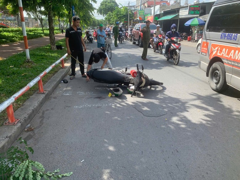 TP.HCM: T&igrave;m th&acirc;n nh&acirc;n nạn nh&acirc;n tử vong v&igrave; tai nạn giao th&ocirc;ng - Ảnh 1.