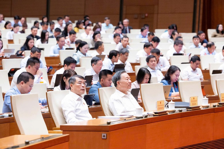 Sửa Luật Đất đai: Th&aacute;o gỡ vướng mắc về quy hoạch, ph&aacute;t triển đ&ocirc; thị v&agrave; nh&agrave; ở - Ảnh 2.