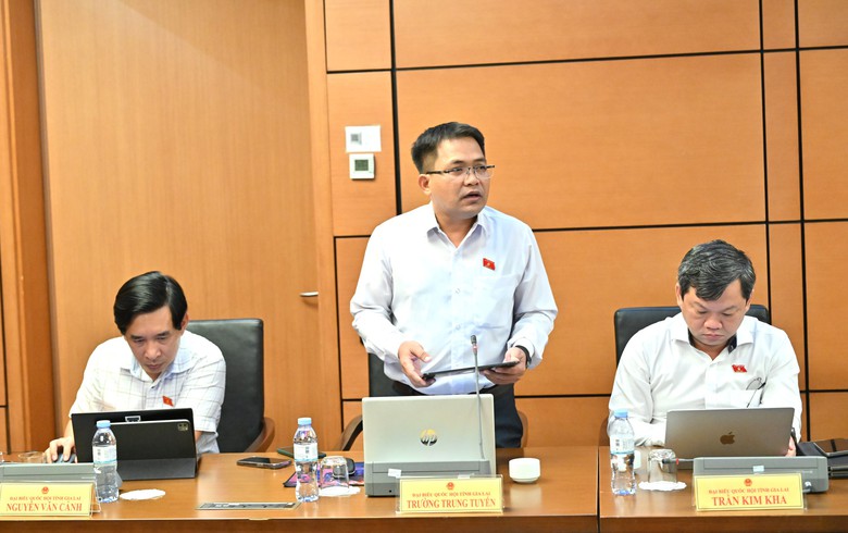 ĐBQH: Ph&acirc;n cấp, ph&acirc;n quyền đất đai cho cấp x&atilde; phải đi c&ugrave;ng nguồn lực v&agrave; kiểm so&aacute;t - Ảnh 3.