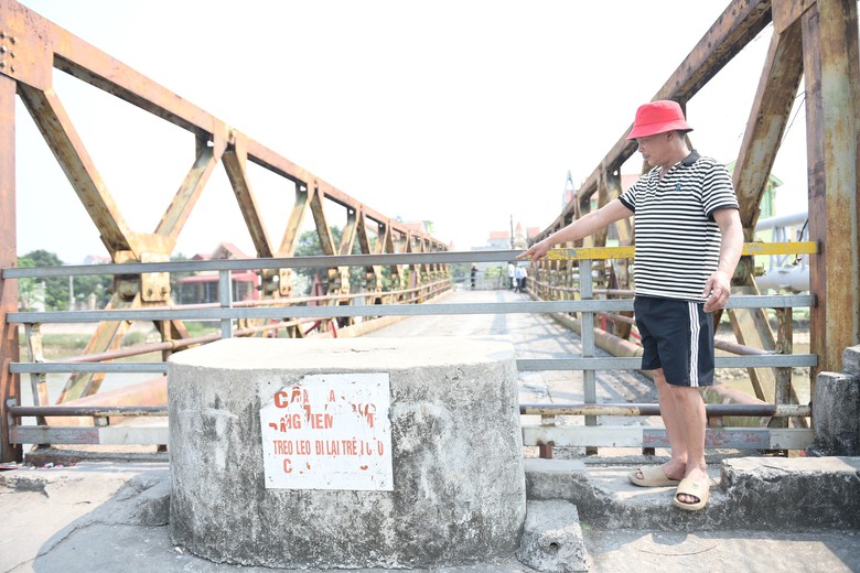 Ninh B&igrave;nh hạn chế giao th&ocirc;ng đường thủy phục vụ ph&aacute; dỡ cầu sắt k&ecirc;nh Quần Li&ecirc;u - Ảnh 2.