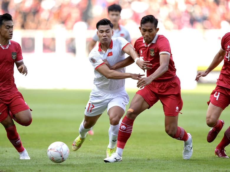 Đội tuyển Việt Nam đấu Indonesia tr&ecirc;n s&acirc;n to&agrave;n &ldquo;k&yacute; ức buồn&rdquo; - Ảnh 2.