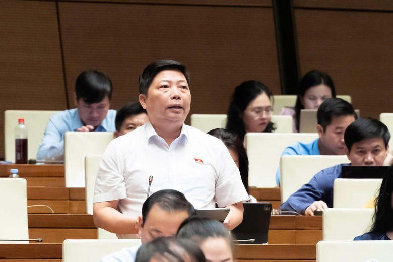Đề nghị bỏ tự chủ t&agrave;i ch&iacute;nh bệnh viện cơ sở, giải b&agrave;i to&aacute;n tiền lương cho c&aacute;n bộ y tế - Ảnh 2.